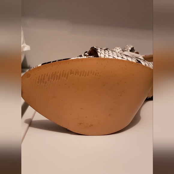 ALMUDENA Spike & Ball Ankle Strap Stiletto High Heels (Blk&Whte Snake) Size: 7.5 - Picture 6 of 6